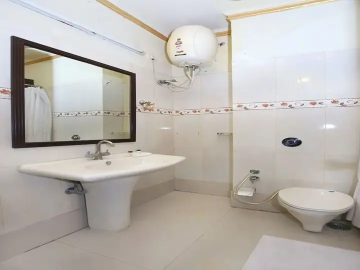 Амритсар: OYO 9736 Hotel Downtown Suites