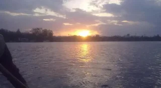Шринагар: New Lucky Kashmir Houseboats