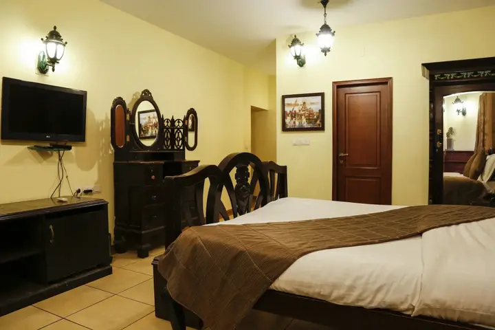 Гора Абу: The Colonial Manek Manor