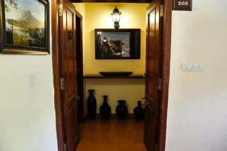 Гора Абу: The Colonial Manek Manor