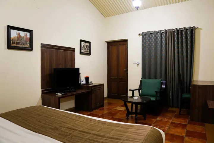 Гора Абу: The Colonial Manek Manor