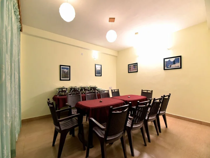 Манали: The Manali Lodge