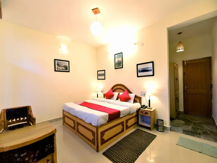 Манали: The Manali Lodge