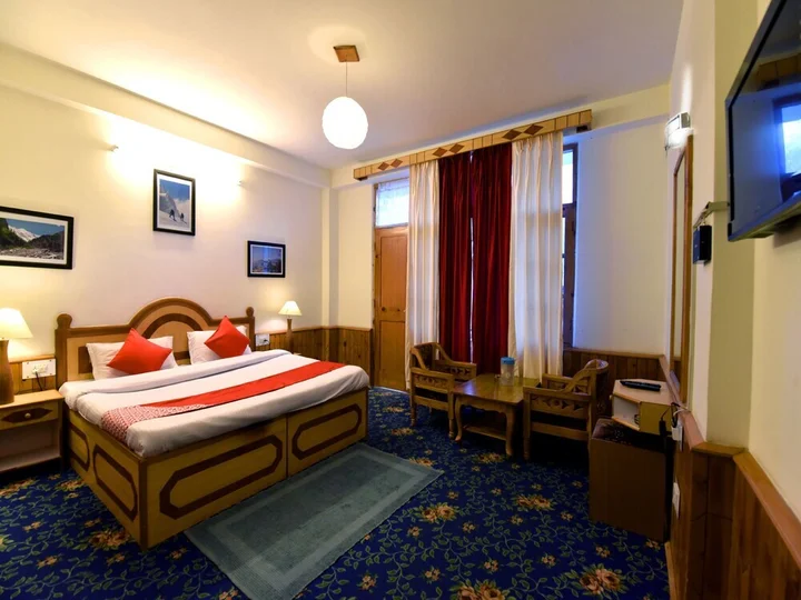 Манали: The Manali Lodge