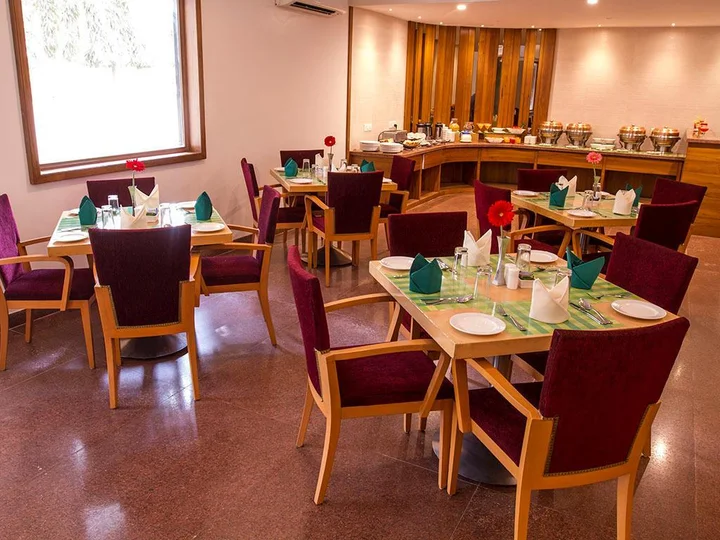 Пимпри-Чинчвад: 7 Apple Hotel Pimpri Pune