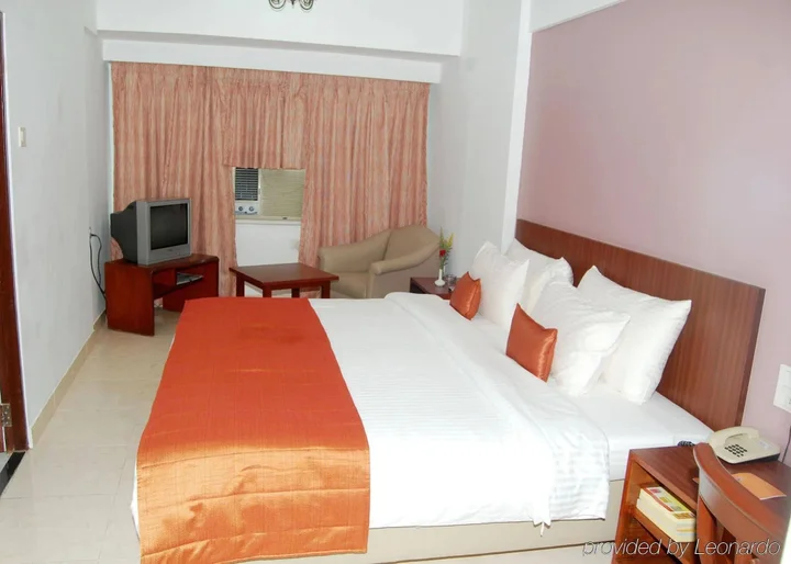 Пимпри-Чинчвад: 7 Apple Hotel Pimpri Pune