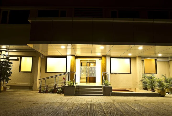 Пимпри-Чинчвад: 7 Apple Hotel Pimpri Pune