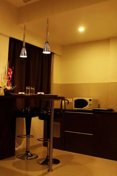 Хинджевади: Hotel Solitaire