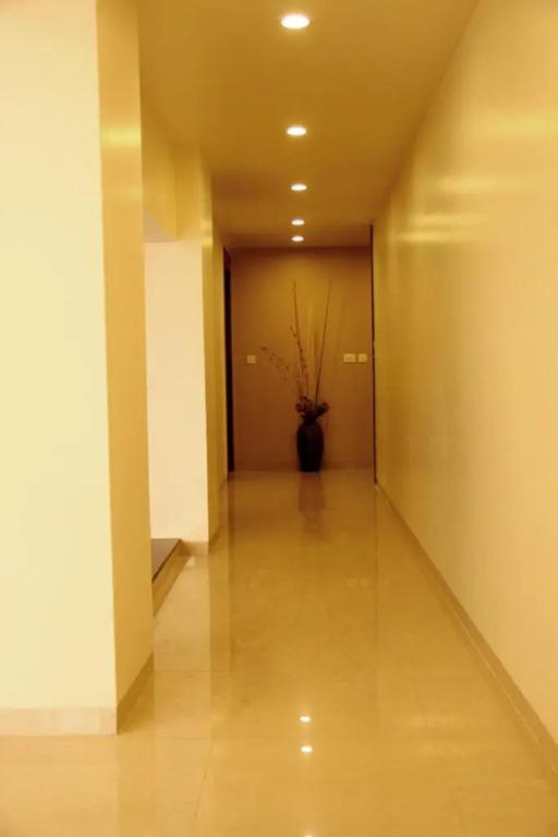 Хинджевади: Hotel Solitaire