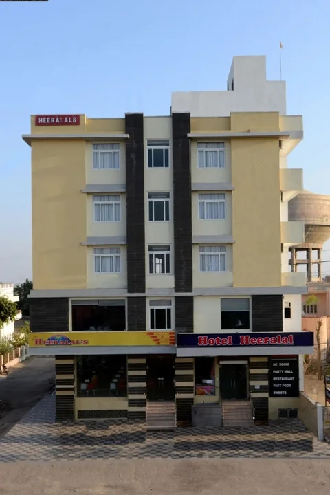 Биканер: Hotel Heeralal