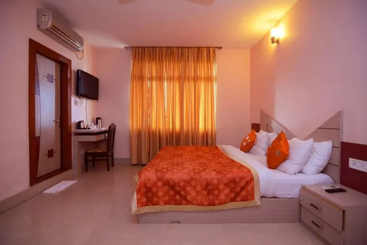 Тинсукия: Hotel Royal Highness