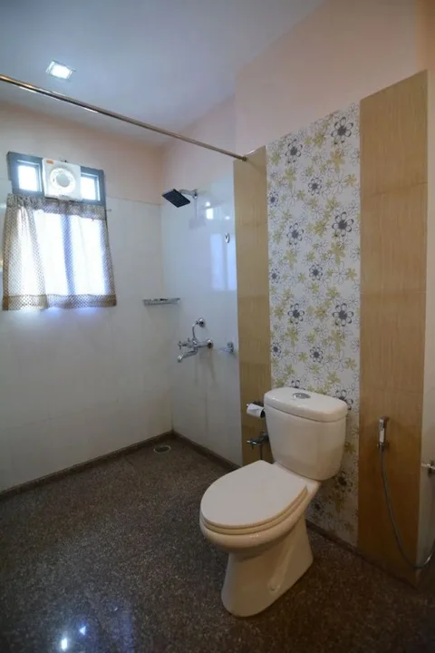 Тинсукия: Hotel Royal Highness