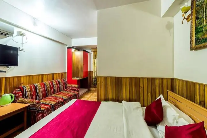 Шиллонг: Hotel Knight Inn