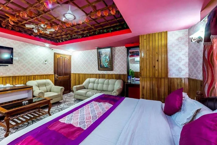 Шиллонг: Hotel Knight Inn