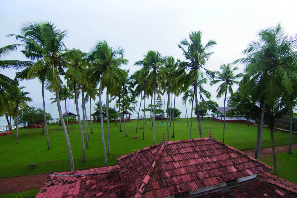 Варкала: Отель Blooming Bay - Clifftop Beach Resort