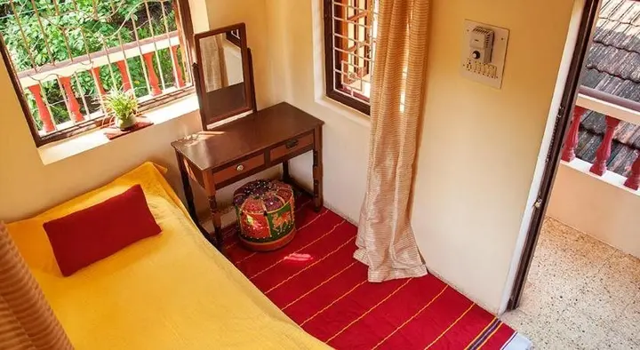 Анджуна: Village Villa "Sunny Cow"