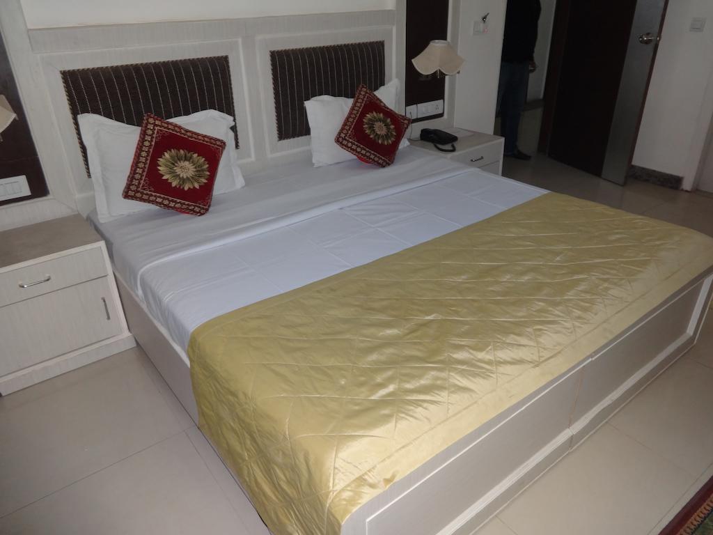 Нью-Дели: Hotel Excellent