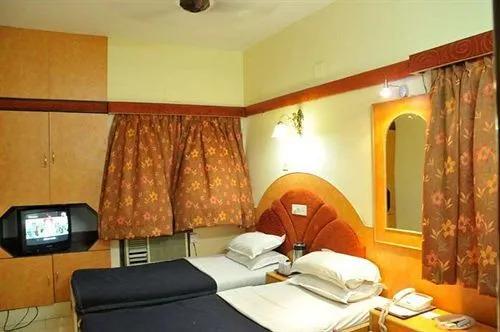 Колката: Hotel Heera