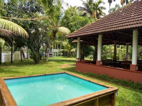 Аллеппи: Palmgrove Lake Resort