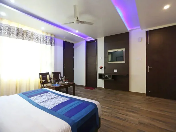 Чамба: Hotel Blue Magnets