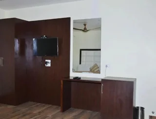 Чамба: Hotel Blue Magnets