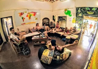Арамбол: Happy Panda Hostel