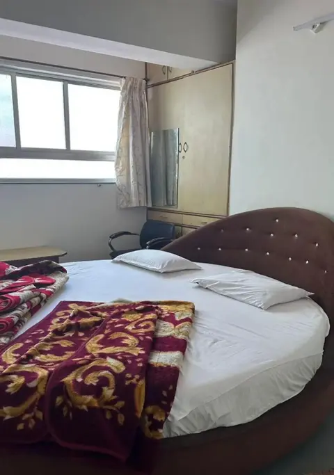 Сатара: Sarang Lodging & Boarding