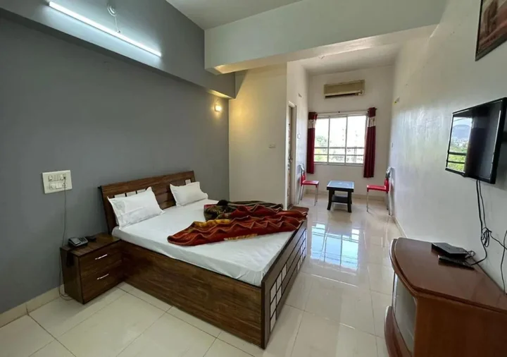 Сатара: Sarang Lodging & Boarding