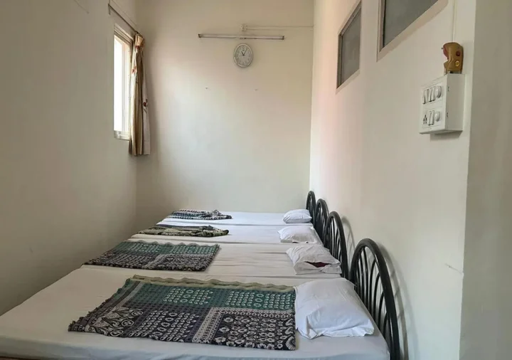 Сатара: Sarang Lodging & Boarding