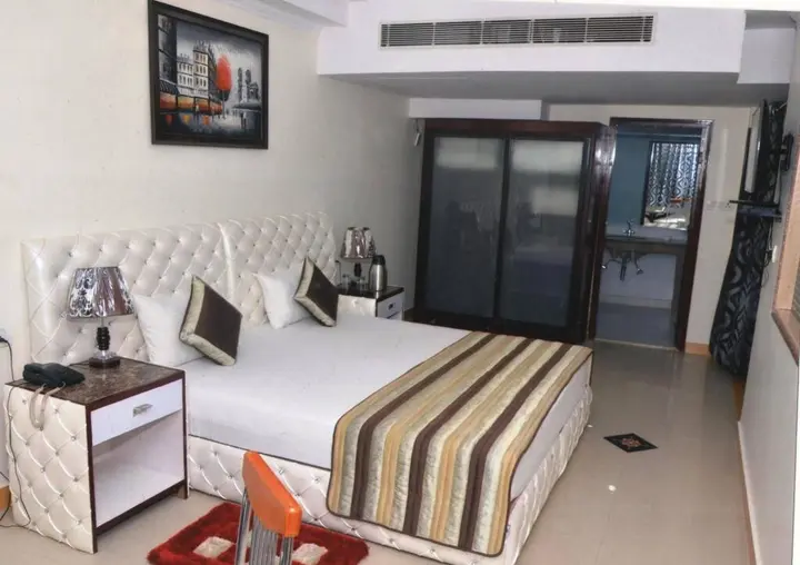 Фаридабад: Delite Sarovar Portico Faridabad