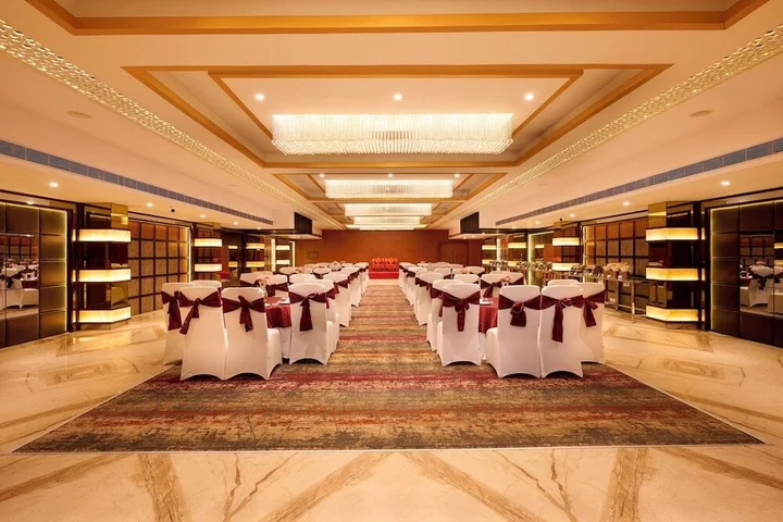 Фаридабад: Delite Sarovar Portico Faridabad