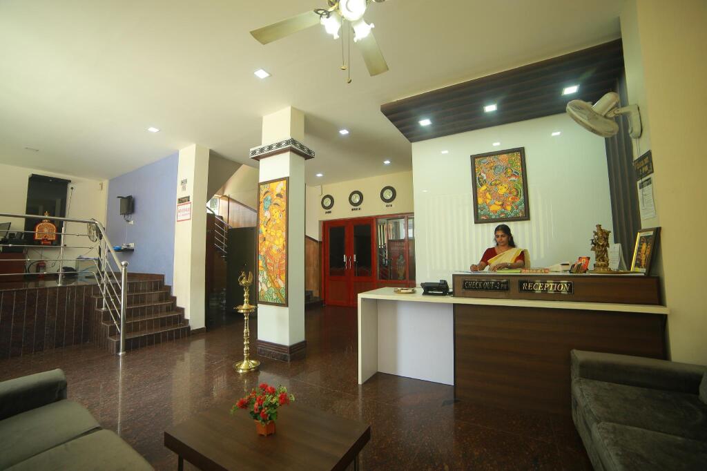 Гуруваюр: Hare krishna inn