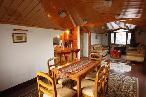 Шимла: The Loft In the Hills- Penthouse