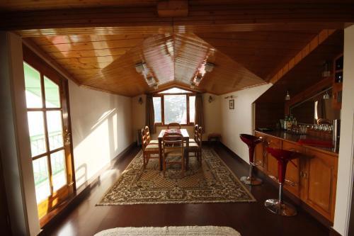 Шимла: The Loft In the Hills- Penthouse