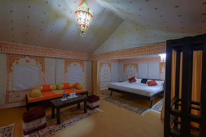 Каной: Camp e Khas
