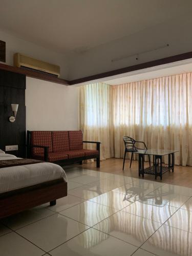Лонавала: Honeybee Resorts