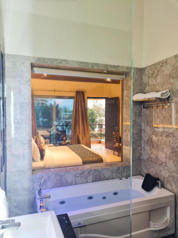 Наинитал: Winsome Resort & Spa