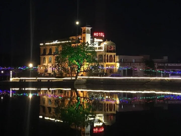 Удаипур: Hotel Vishalas The Raj Kesar Regency