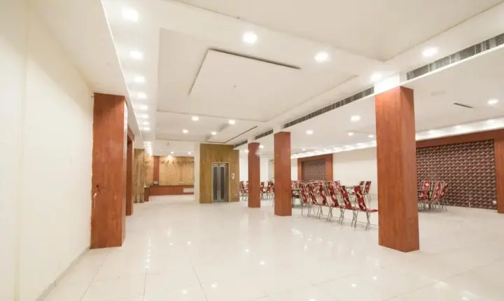 Нойда: Treebo Trend House Inn