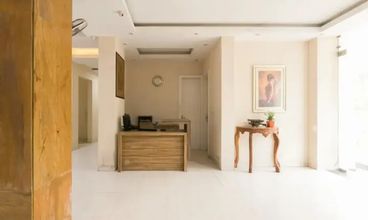 Нойда: Treebo Trend House Inn