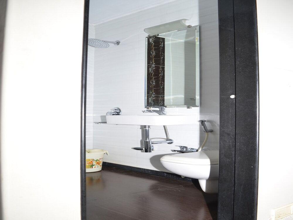 Тхане: Hotel Shambuji