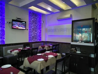 Тхане: Hotel Shambuji