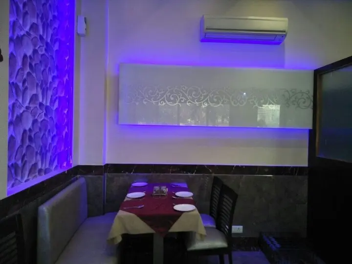 Тхане: Hotel Shambuji