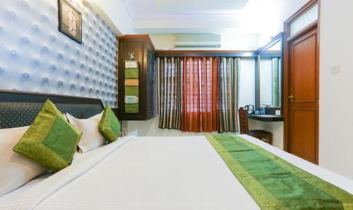 Бангалор: Hotel Adarsh Inn