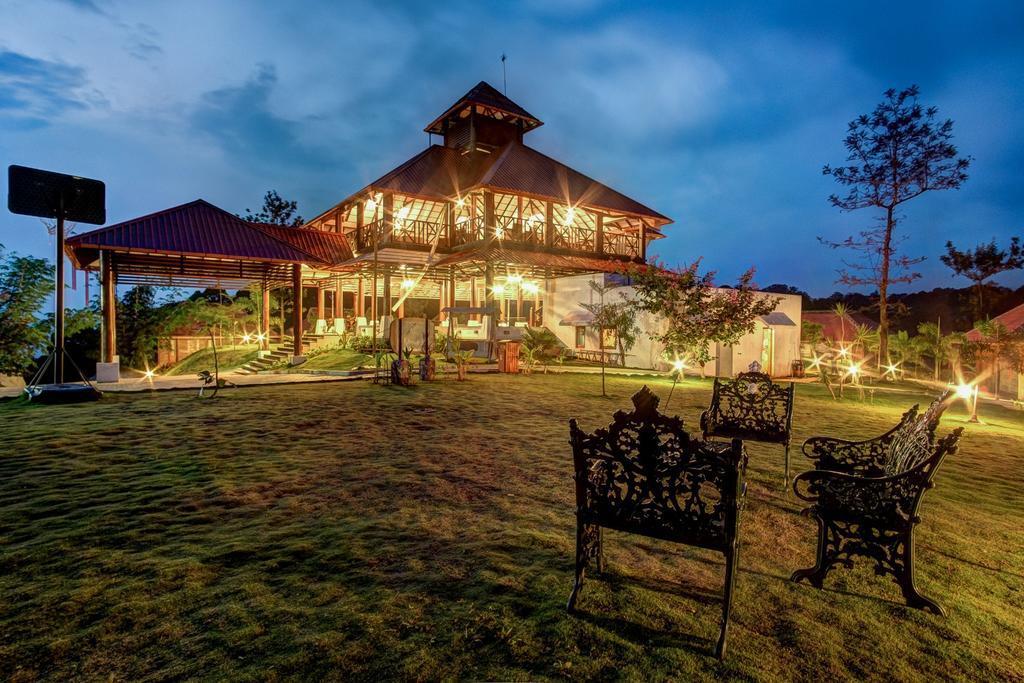Султан-Батери: Wild Planet Resort