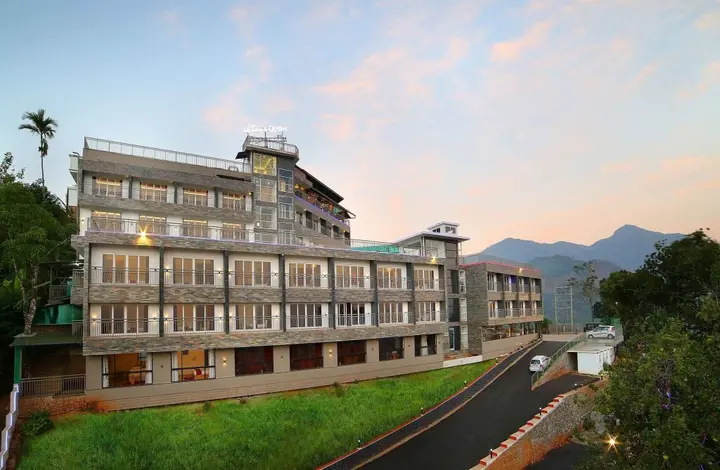 Муннар: The Munnar Queen