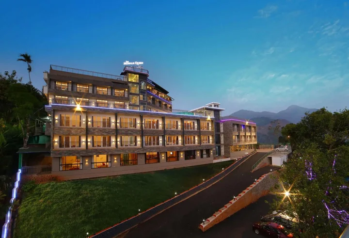 Муннар: The Munnar Queen