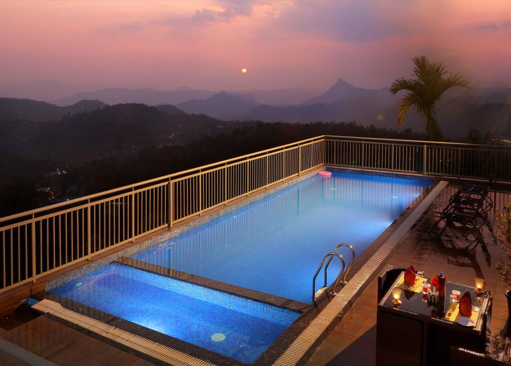 Муннар: The Munnar Queen
