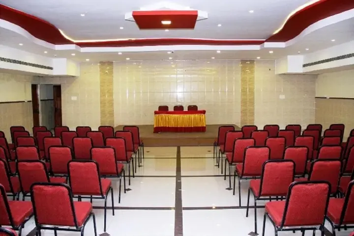 Пунди: Poppys S.E.T Residency Kumbakonam.