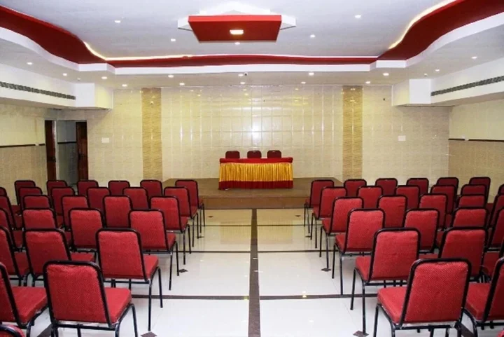 Пунди: Poppys S.E.T Residency Kumbakonam.